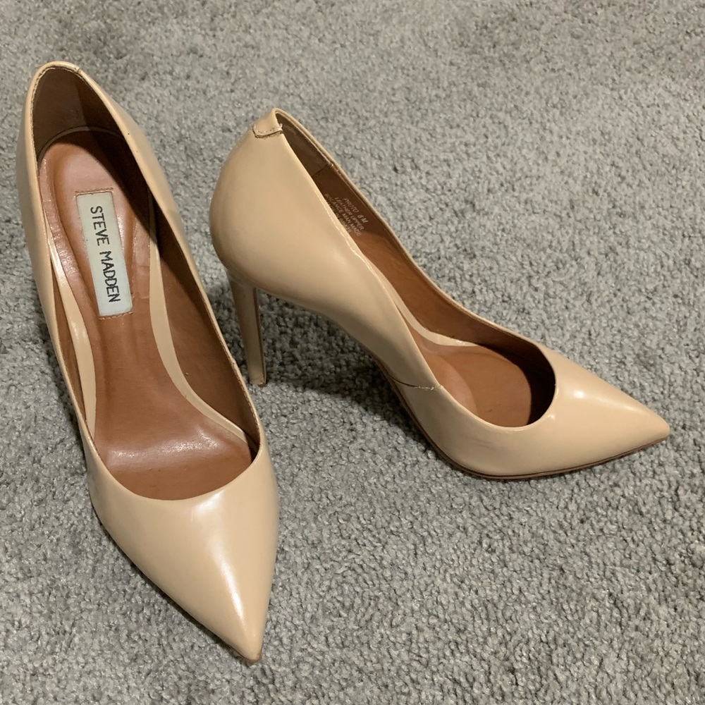 Nude Steve Madden Pumps